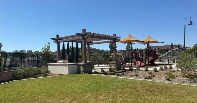 Photo - 22023 Florence Cir