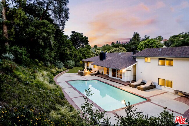 Building Photo - 16849 Adlon Rd