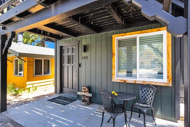 Photo - COZY BIG BEAR FURNISHED CABIN