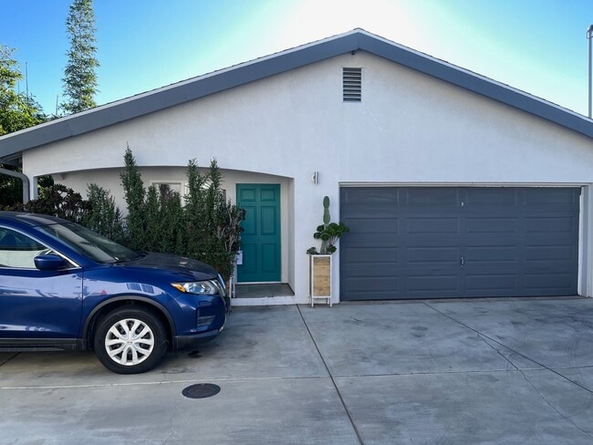 Photo - 479 Nassau Ave