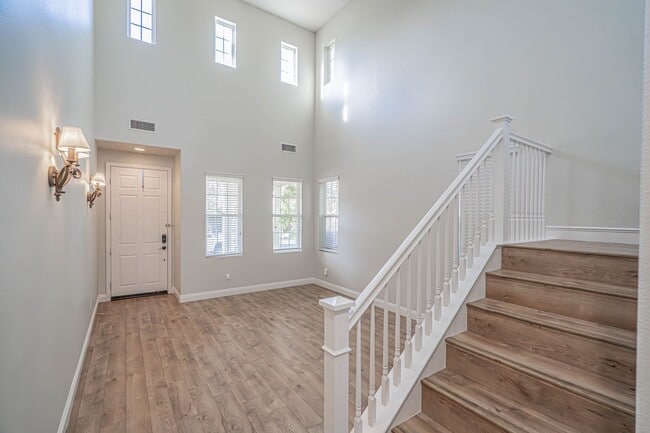 Photo - Spacious 4-Bedroom Home with Downstairs Bed/Bath & Full Community Access in Valencia!