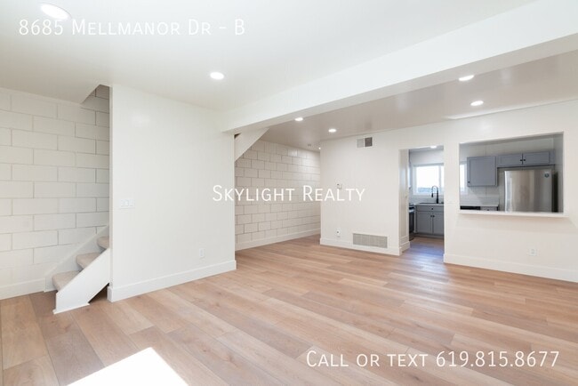 Building Photo - 8685 Mellmanor Dr Unit B