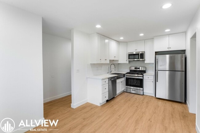 Building Photo - 16651 Tunstall Ln Unit 2