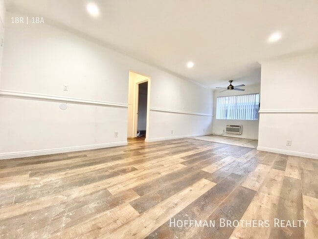 Photo - 10839 Morrison St Unit 3