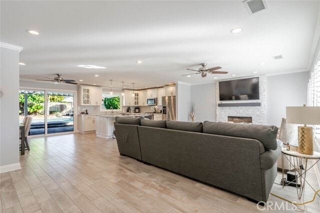 Photo - 19833 Blythe St