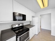 Photo - Charming & Spacious 2BD/2BA Condo in Bay P... Unit 107