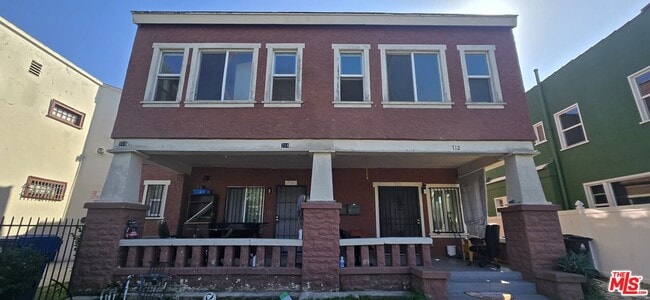 Building Photo - 712 W 46th St