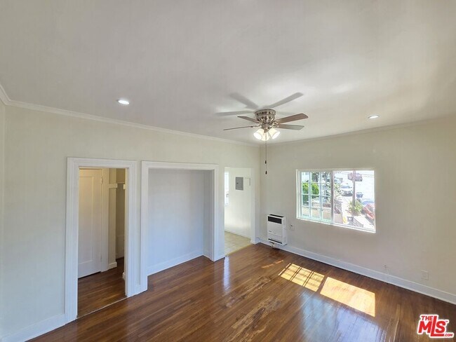 Photo - 1267 Vin Scully Ave Unit 21