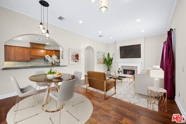 Photo - 108 S El Molino Ave Condo