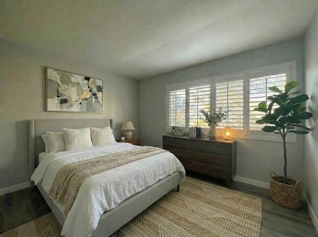 Photo - 345 N Melrose Dr