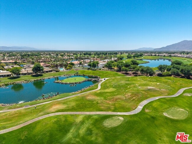 Photo - 55092 Oak-Tree Unit A16