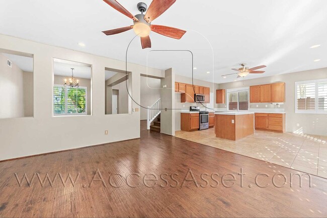 Photo - 1358 Baldwin St