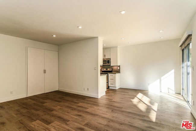 Photo - 610 Orlando Ave Unit 203