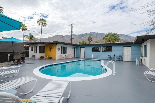 Only Four Units--Quiet and Safe - 525 E Cottonwood Rd Unit Furnished 1 Bdm PSCentral