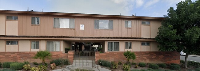 Photo - 7052 Friends Avenue