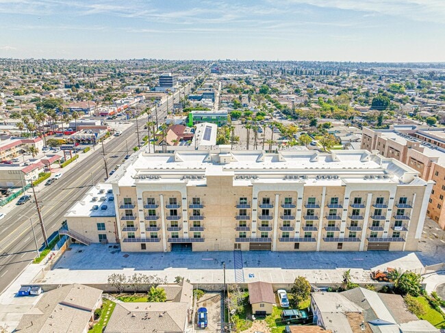 Photo - 3672 W Imperial Hwy Unit 404