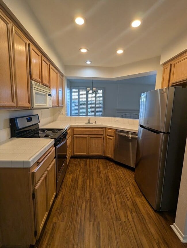 Building Photo - 2 Bed / 2.5 Bathroom Two Story Townhome at the Tristan complex in Rancho San Diego