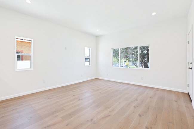 Photo - 5234 W 20th St Unit 5234 Lower Floor