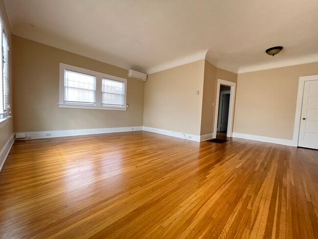 Living room from front door - 1642 La Fayette Rd Unit 1