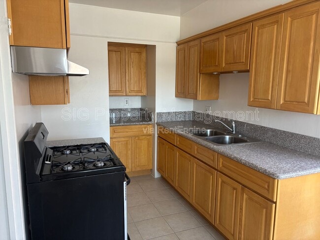 Photo - 228 E Maple St Unit D