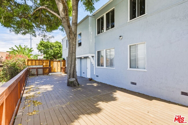 Building Photo - 2710 Bellevue Ave Unit 2