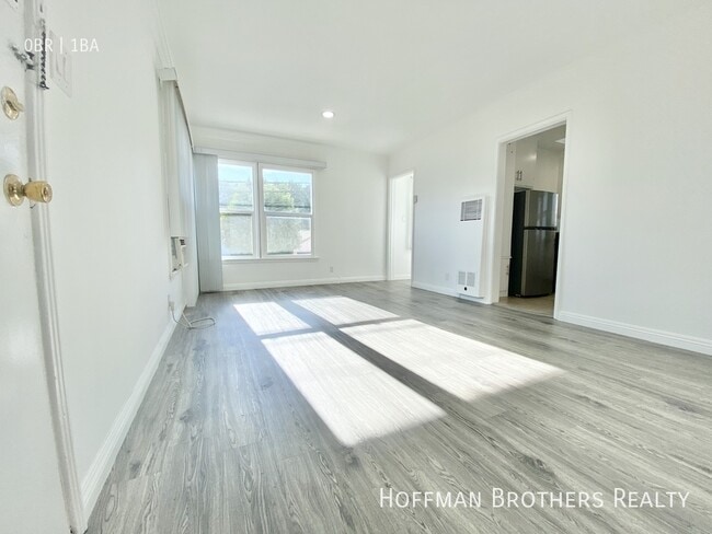 Photo - 1518 Laurel Canyon Blvd