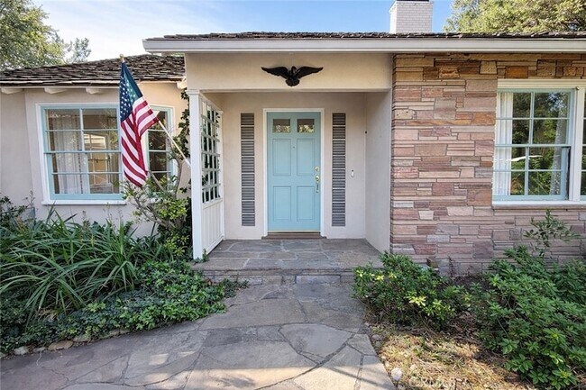 Photo - 18 Woodland Ln