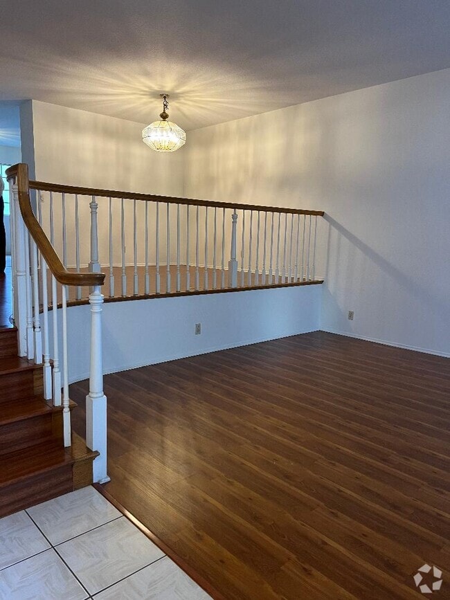 Building Photo - 2300 Maple Ave Rental