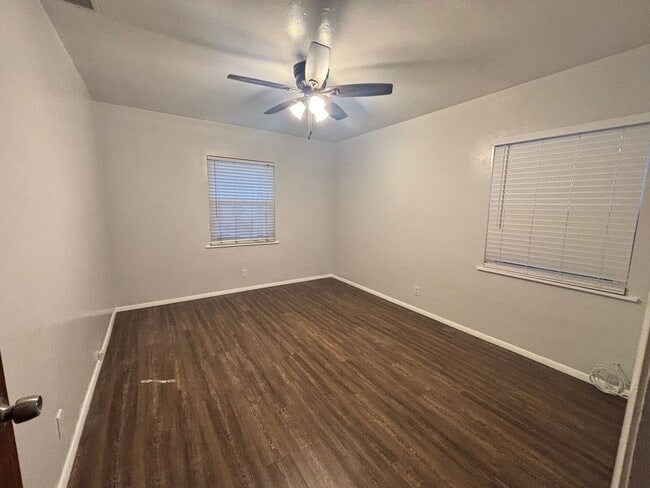 Photo - SPACIOUS & CLEAN HOUSE! OFF 5th & K St: Upgraded 3BR 1BA w/Large yard & 2 car garage!