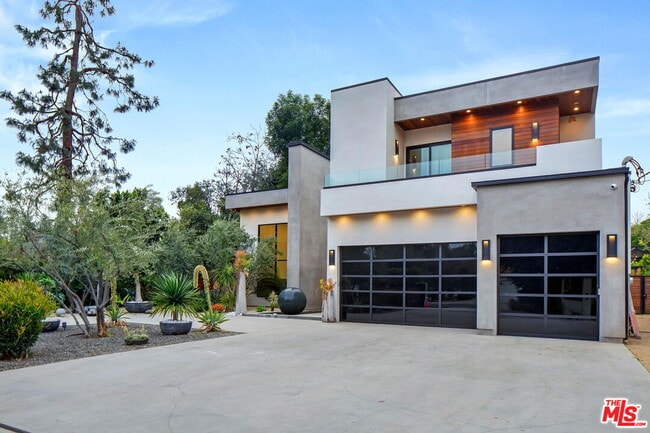 Building Photo - 6029 Melvin Ave