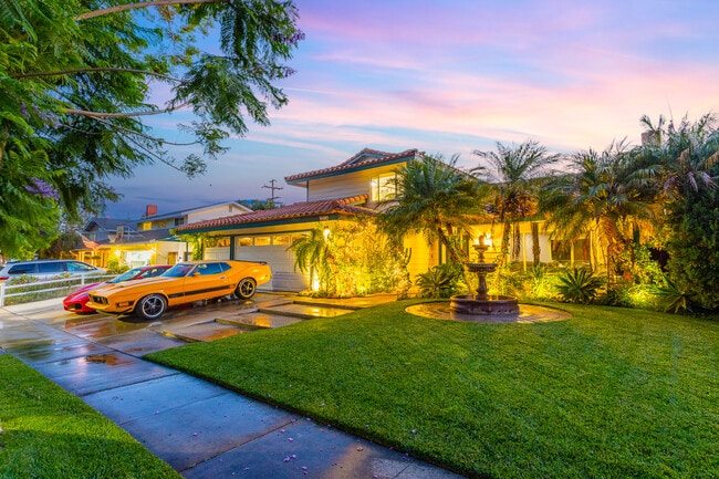 Photo - 2718 N Wright St