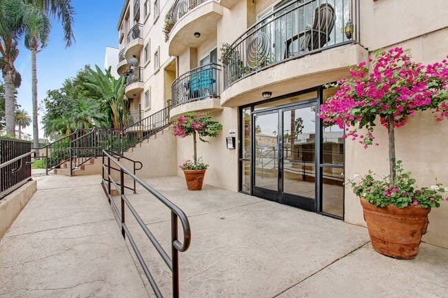 Photo - Wilcox Luxury Apartments