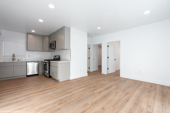 Photo - 2934 Somerset Dr Unit Quarter