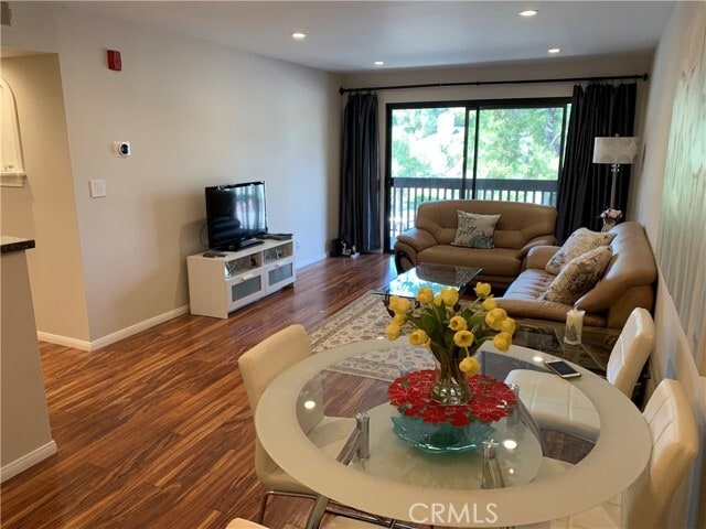 Photo - 22100 Burbank Blvd