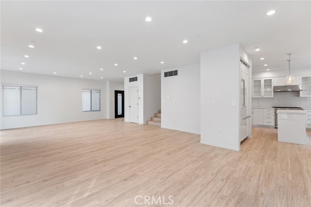 Building Photo - 913 Hilldale Ave Unit 3