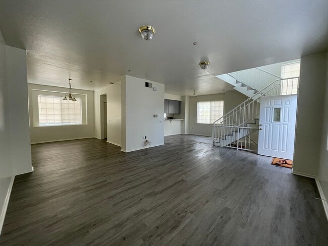 Photo - 3bed/3bath Townhouse in San Gabriel - InveServe Corp