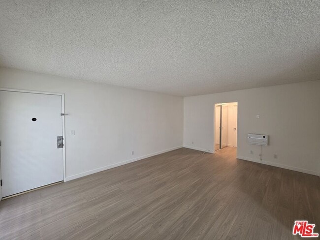 Photo - 10815 Rose Ave Unit 2