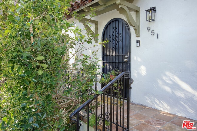 Photo - 951 N Martel Ave