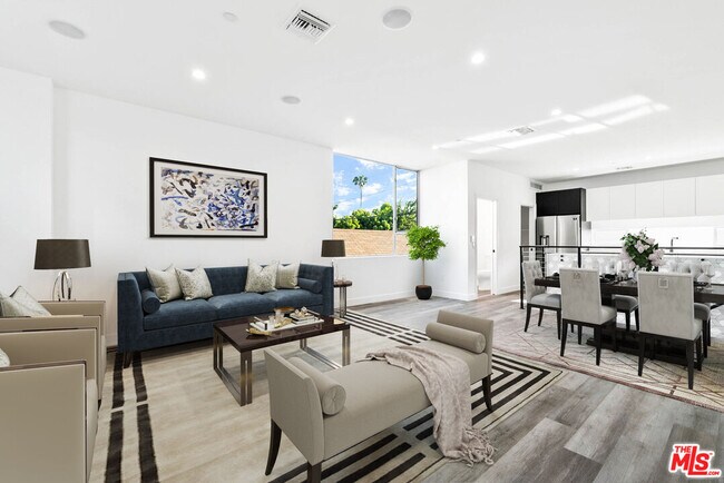 Photo - 423 S Wilton Pl Unit 423 1/2