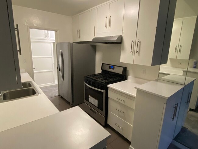 #303 - Kitchen - Princess Apartments