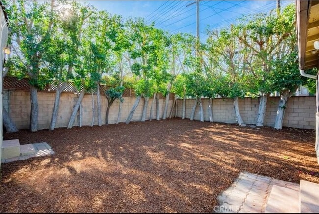 Building Photo - 8960 Helms Pl