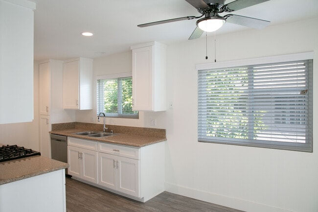 Remodeled Kitchen - 3016 Jeffrey Dr Unit Apartment B