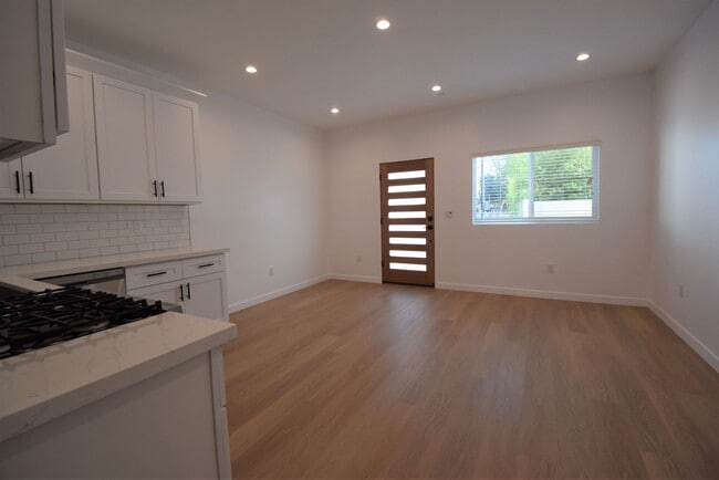 Photo - 5915 Fair Ave Unit 5911