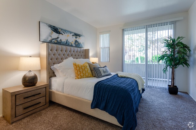 2BR, 2BA - 1148 SF - Ventana Apartments