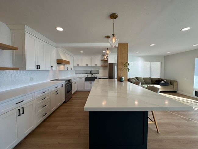 Photo - Stunning Bay Front Condominium on Sail Bay, San Diego, CA