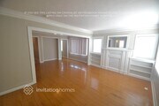 Photo - 1017 W 73rd St