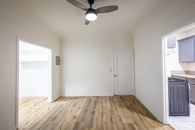 Studio - Newly Remodeled Studio Apartment
