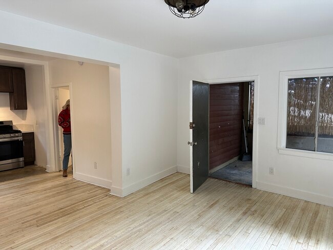 Photo - 1489 Wallace Ave Unit 2