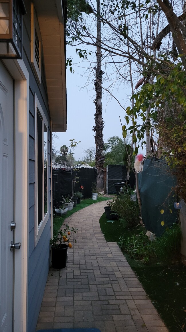 Building Photo - 7415 Beckford Ave Unit ADU - A Rental
