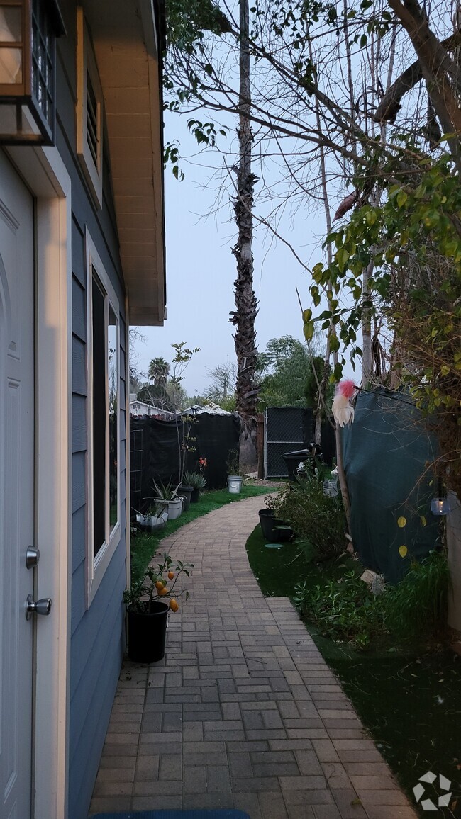 Building Photo - 7415 Beckford Ave Unit ADU - A Rental